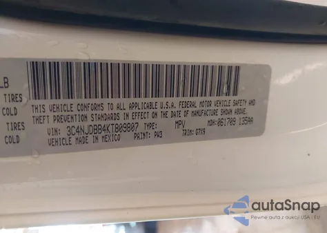 2019 Jeep Compass Latitude 4X4 z USA, uszkodzony, nr VIN 3C4NJDBB4KT809807